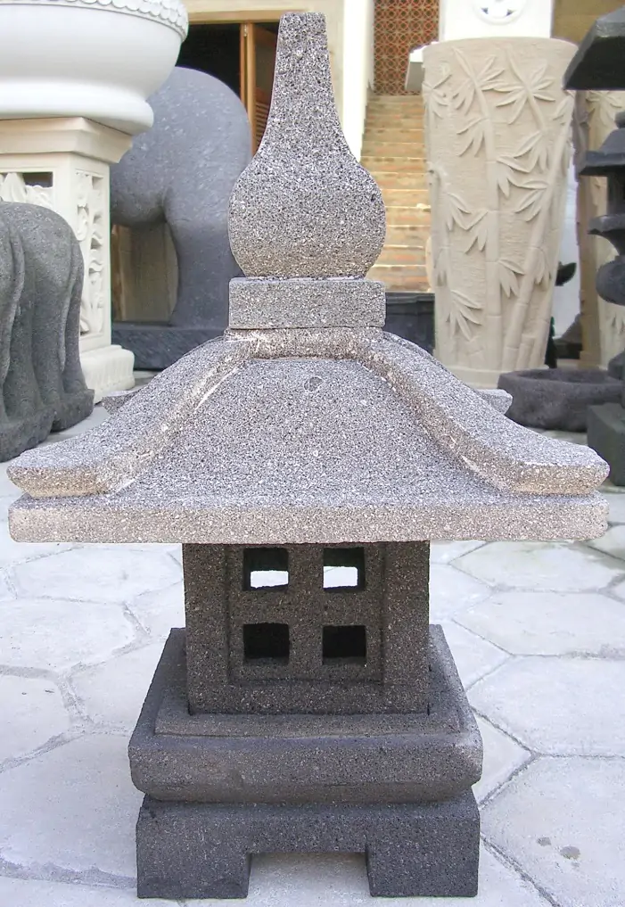  Product image 3 of the product “Japanese style Garden Lantern, made from Andesit Stone. Multipart. 50 cm Height, Roof is 30 cm width. ”